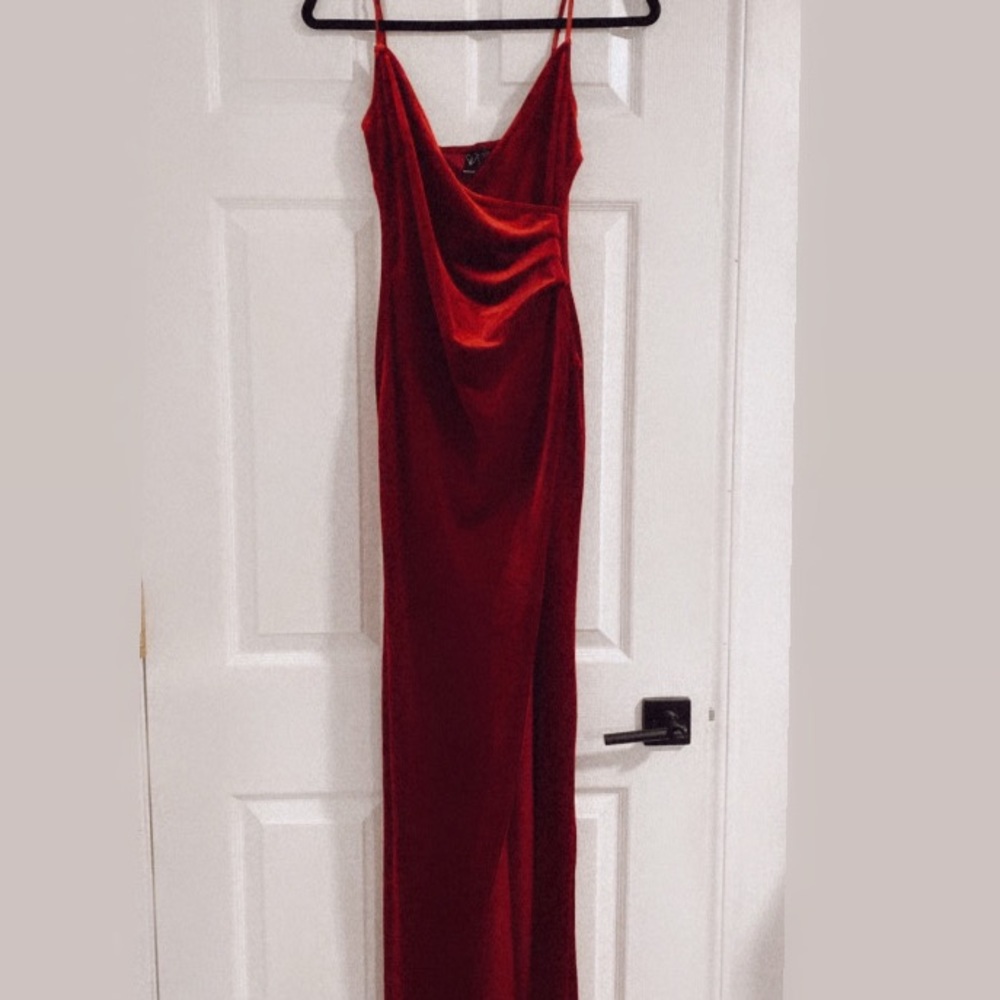 NWT Windsor Full Length Dress- XS Burgundy/Wine